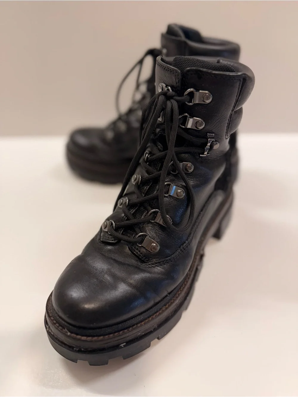 Tory Burch Miller Lug Hiker Boots Black Leather Combat Boots 8.5 Needs REPAIR